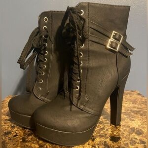 Stiletto boots